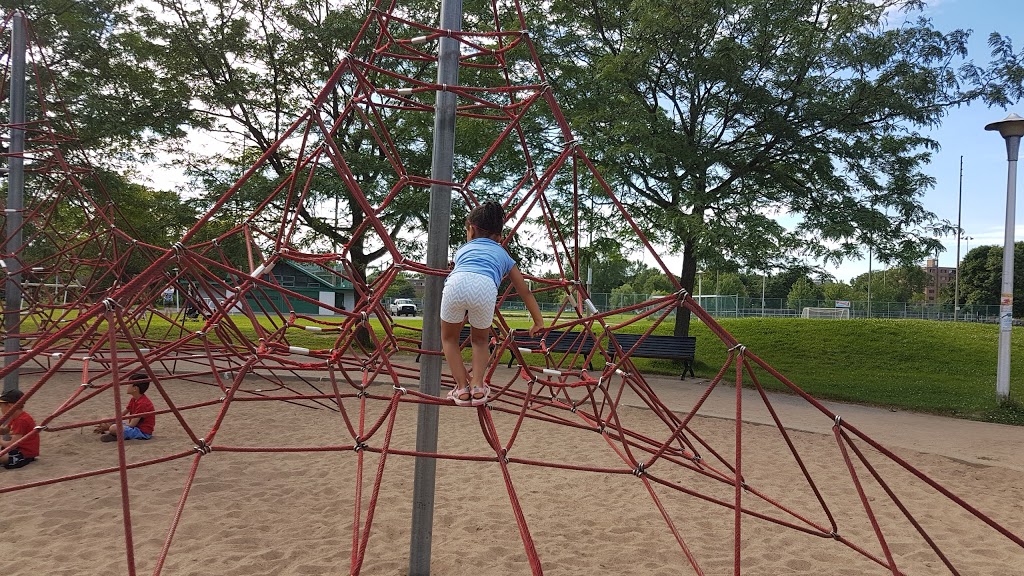 Loyola Park | Côte-Des-Neiges—Notre-Dame-De-Grâce, Montreal, QC H4V, Canada | Phone: (514) 868-4012