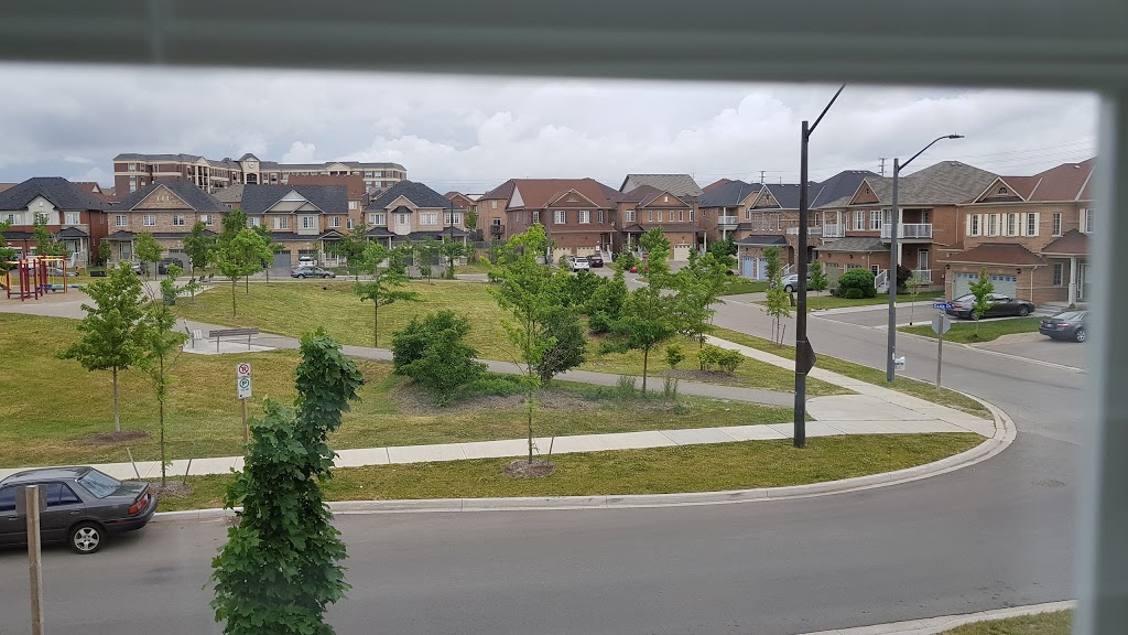 McCracken Community Park | 5510 0N5 Velda Rd, Mississauga, ON L5M 0N4, Canada
