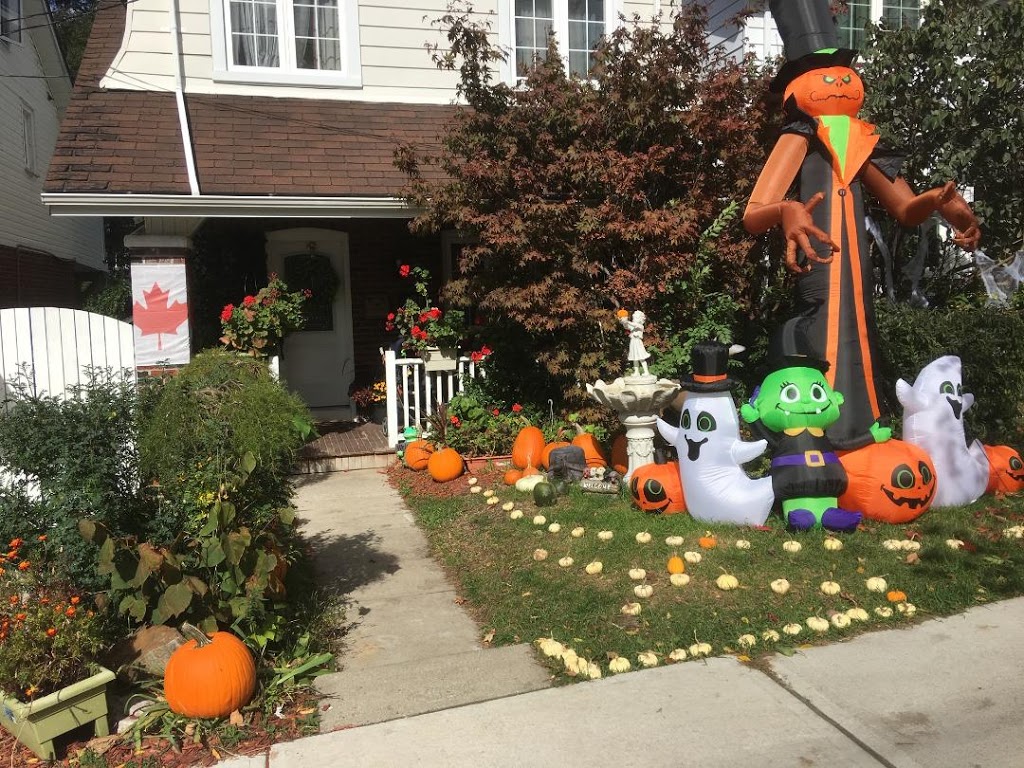 Andisheh Daycare | 528 Strathmore Blvd, Toronto, ON M4C 1P1, Canada | Phone: (647) 970-4559