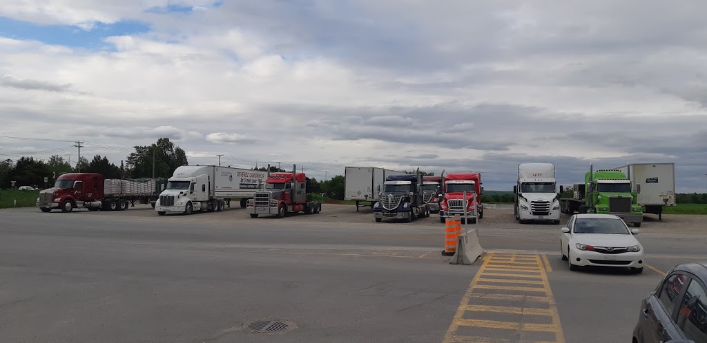 Truck Stop Belisle | 125 Route du Canton, Brownsburg, QC J8G 1Z2, Canada | Phone: (450) 562-8178