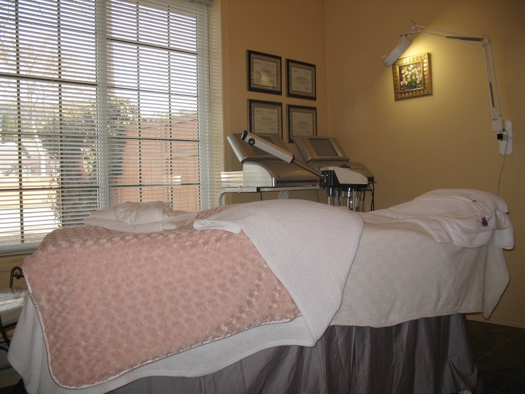 Laurie Annes Skin Care | 871 Coronation Ave, Kelowna, BC V1Y 7A4, Canada | Phone: (250) 860-2253