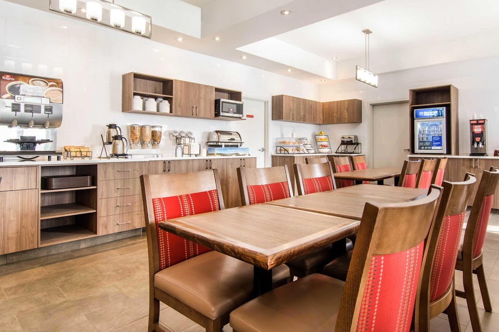 Comfort Inn & Suites | 255-8 Rue de Martigny O W, Saint-Jérôme, QC J7Y 2G4, Canada | Phone: (450) 438-8000