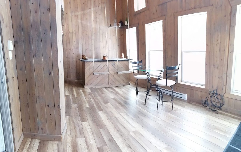 Chalet Shannon Beach | 12 Rue Leclerc, Shannon, QC G0A 4N0, Canada | Phone: (418) 563-0963