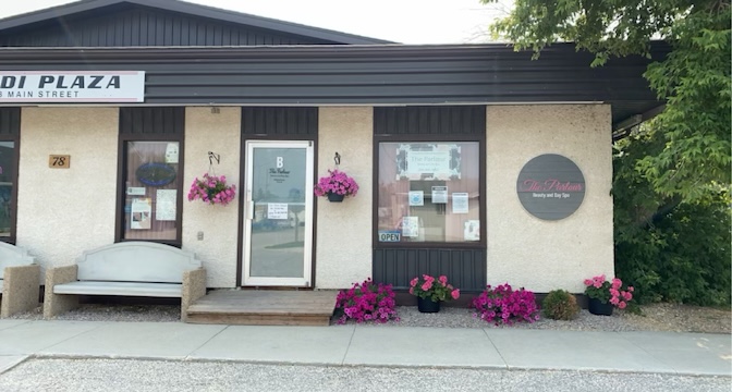 The Parlour Beauty and Day Spa | 78 Main St SW Unit B, Riverton, MB R0C 2R0, Canada | Phone: (204) 641-4901