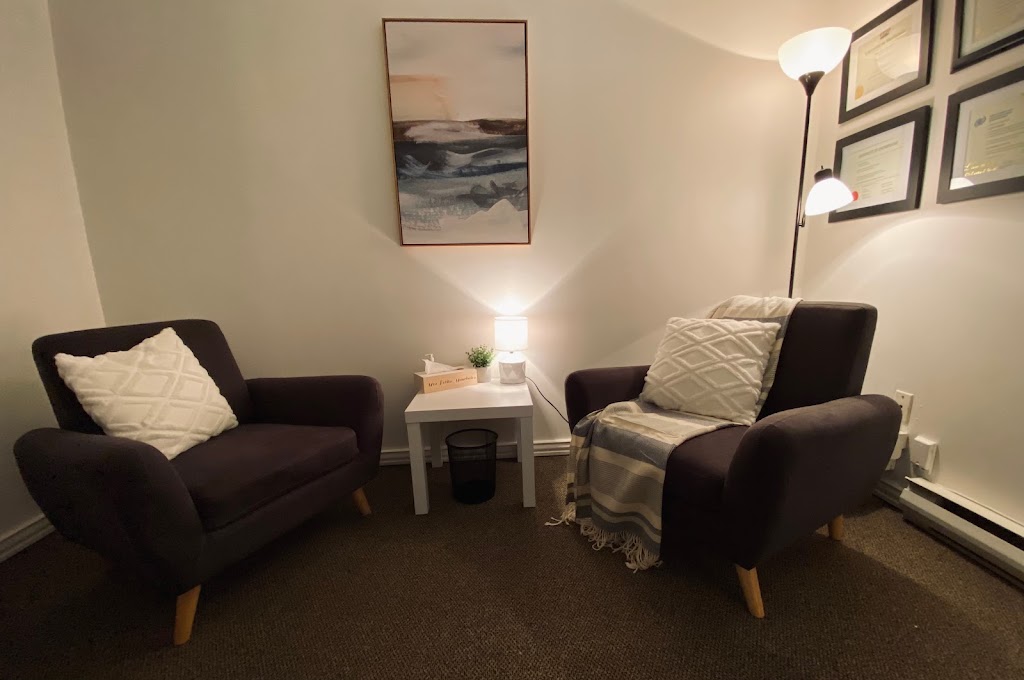 Lisia Paquin, travailleuse sociale | 582 Rue du Conseil, Sherbrooke, QC J1G 1K3, Canada | Phone: (819) 416-2642