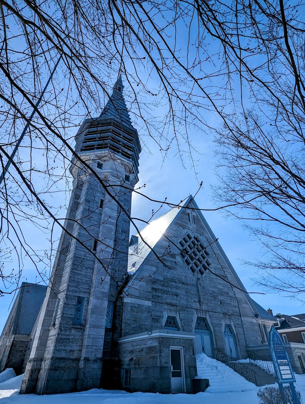 Cowansville - Church of Sainte-Thérèse-de-lenfant-Jésus (1951) | 209 Rue Sainte-Thérèse, Cowansville, QC J2K 1R7, Canada | Phone: (450) 263-2986