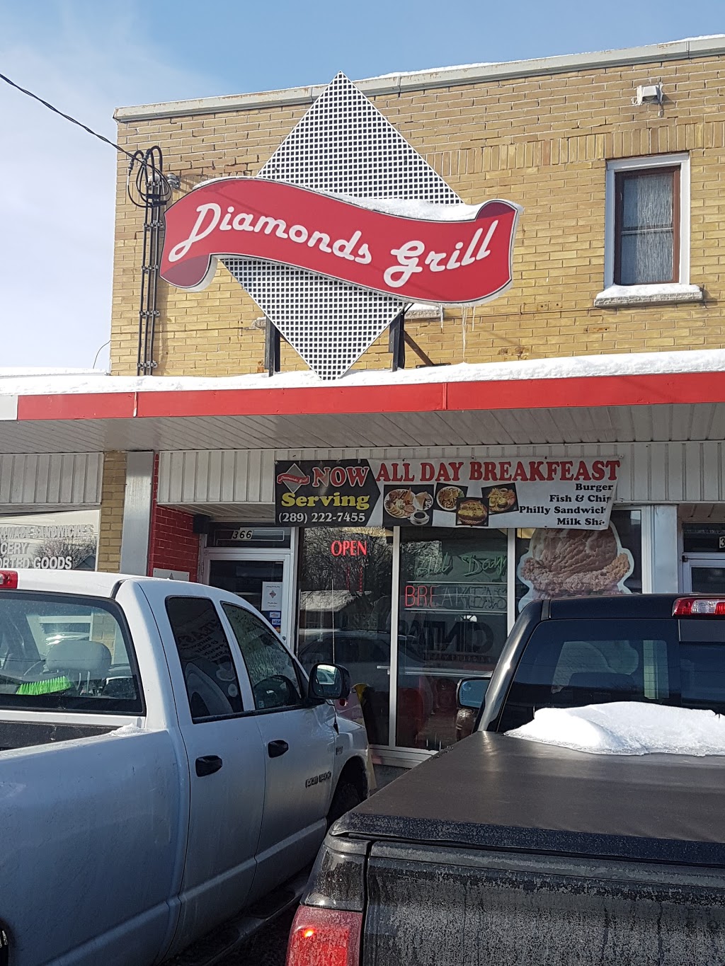 Diamonds Grill | 366 Wilson Rd S, Oshawa, ON L1H 6C7, Canada | Phone: (289) 222-7455