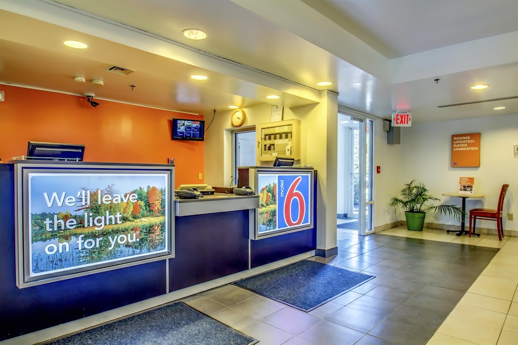 Motel 6 Buffalo Airport | 52 Freeman Rd, Williamsville, NY 14221, USA | Phone: (716) 626-1500