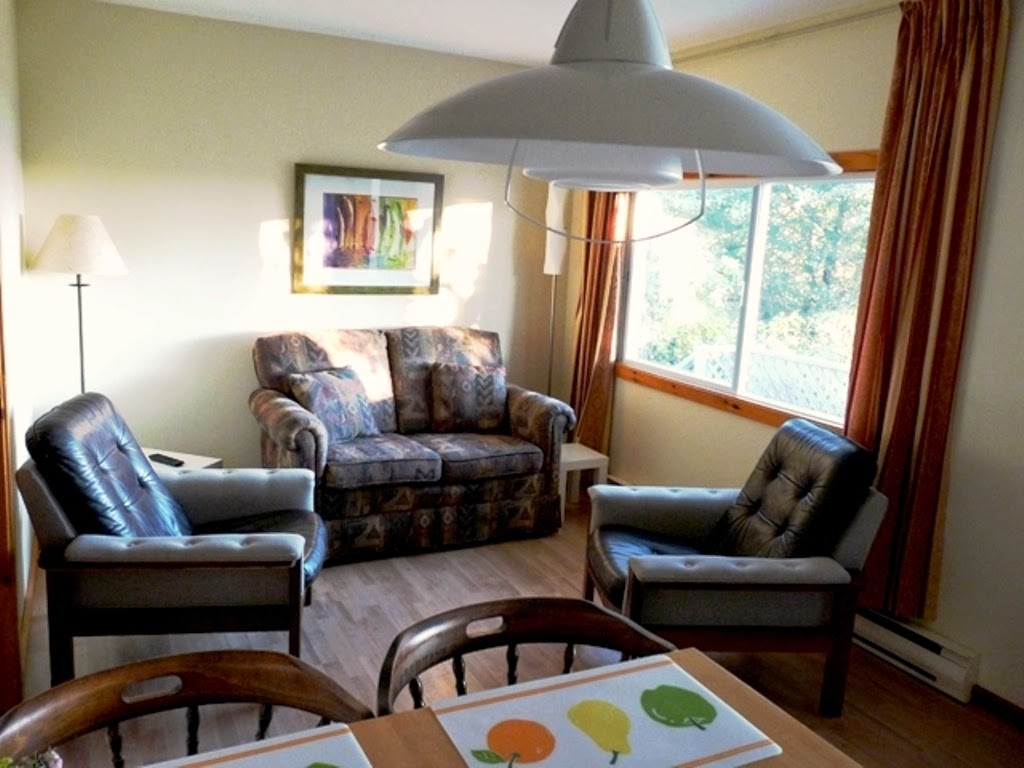 Captains Quarters Cottages | 6731 Highway 3, Hunts Point, NS B0T 1G0, Canada | Phone: (902) 683-2491
