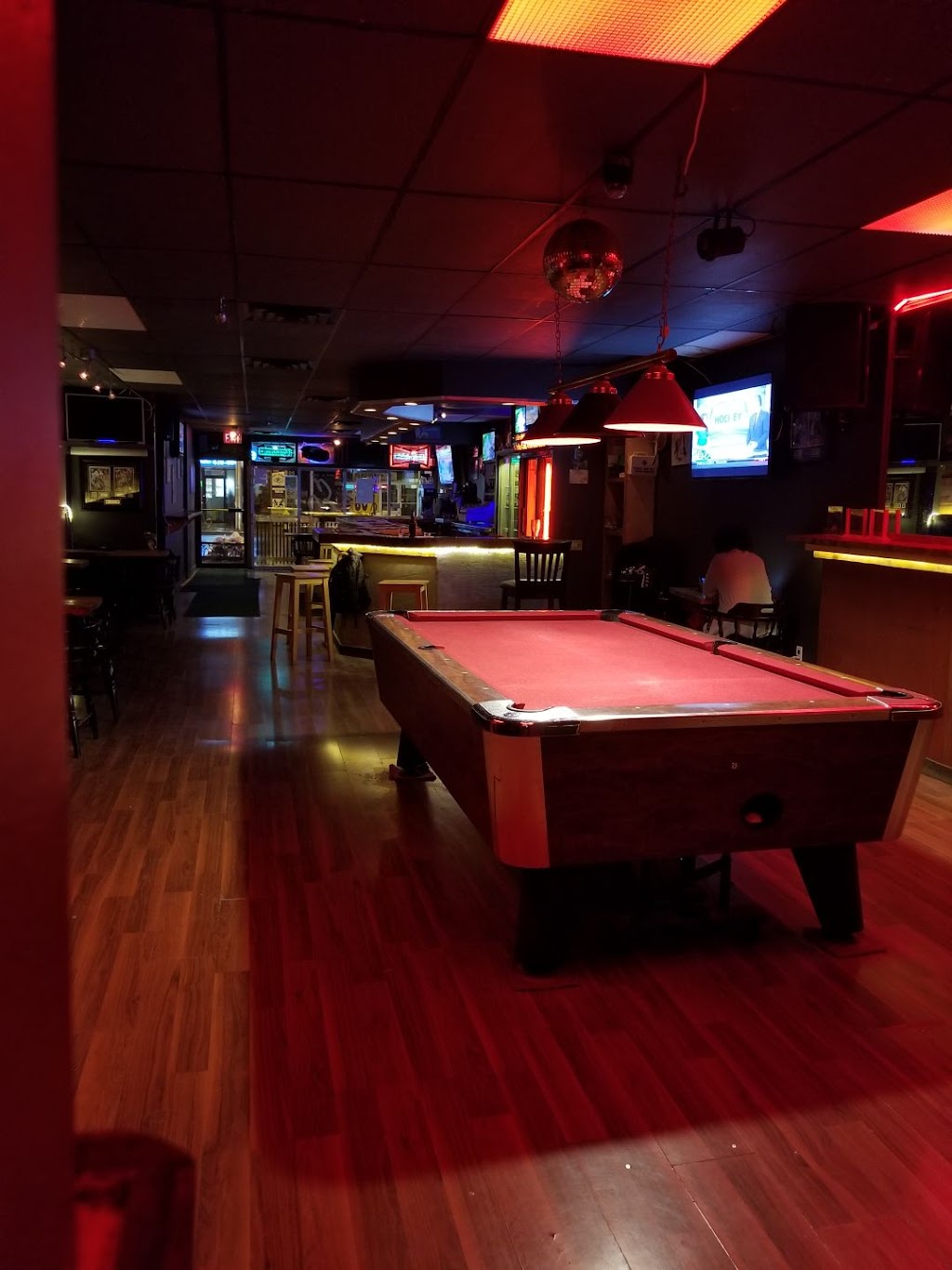 Edies Place Bar & Cafe | 2100 Danforth Ave, Toronto, ON M4C 1J9, Canada | Phone: (416) 696-6663