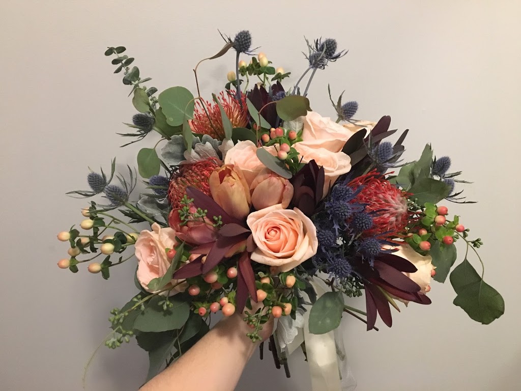 Milton Flowers & Gifts | 1236 Main St E, Milton, ON L9T 8M7, Canada | Phone: (905) 636-1900