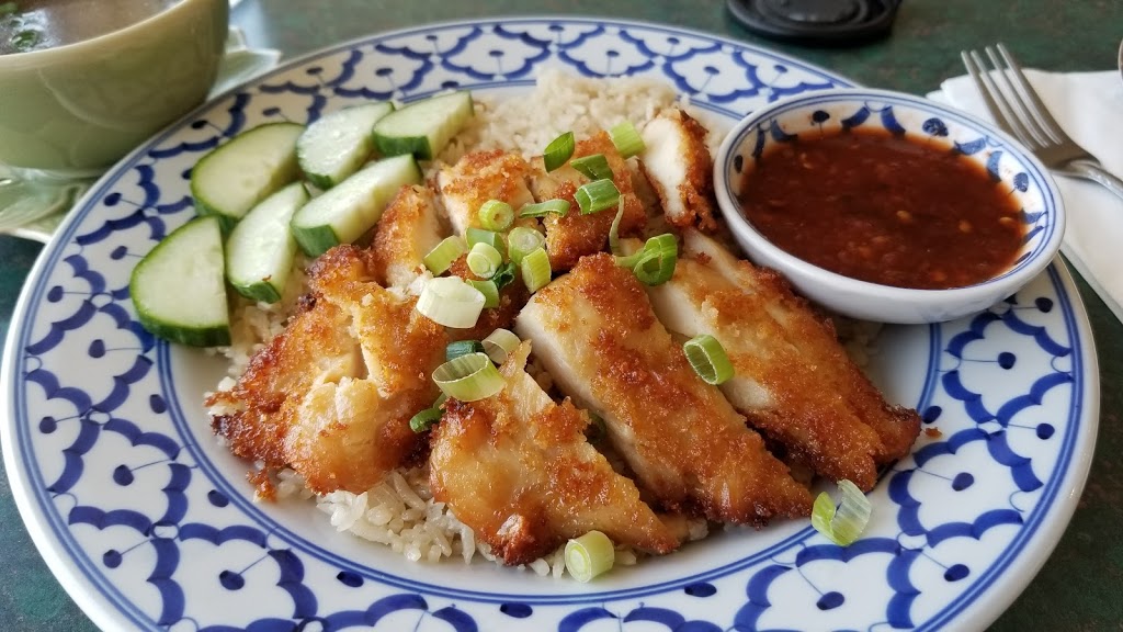 Khao Gaeng | 3583 Lake Shore Blvd W, Etobicoke, ON M8W 1P5, Canada | Phone: (647) 343-8019