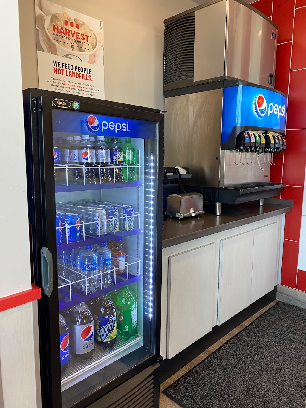 KFC | 2653 Scenic Dr N, Lethbridge, AB T1H 5L9, Canada | Phone: (825) 609-5852