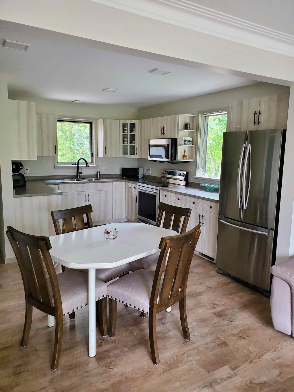 Advance Painting and Decorating | 894 Northumberland Rd, West Saint Paul, MB R4A 3A9, Canada | Phone: (204) 801-5673