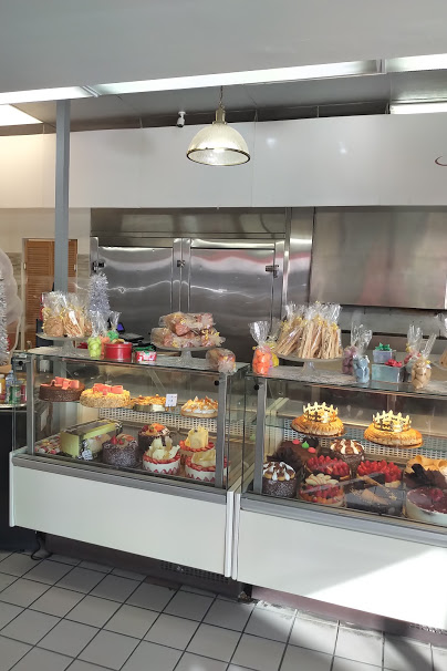 LE ROYAL Pâtisserie-Boulangerie | 740 Boulevard Cote Vertu Ouest #172, Saint-Laurent, QC H4L 5C8, Canada | Phone: (514) 419-9585