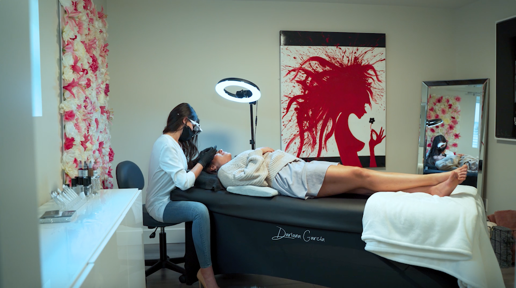 Dariana Garcia Calgary - Stretch Mark and Scar Camouflage | 46 Haddock Rd SW, Calgary, AB T2V 3J8, Canada | Phone: (403) 714-3471