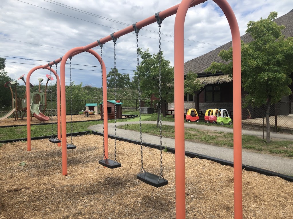 Nursery La Petite Académie | 100 Rue du Bruant, Terrebonne, QC J6V 0C6, Canada | Phone: (450) 585-5595