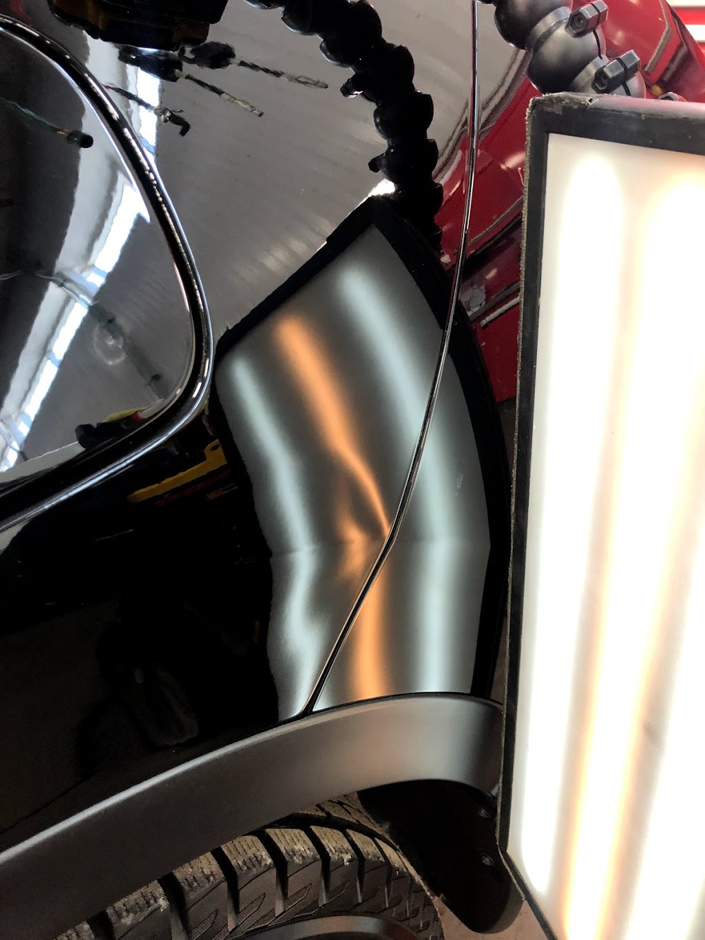 Solution Bosse - Rive-Sud Débosselage Sans Peinture | 1833 Boulevard Armand-Frappier, Sainte-Julie, QC J3E 3R6, Canada | Phone: (514) 827-7345