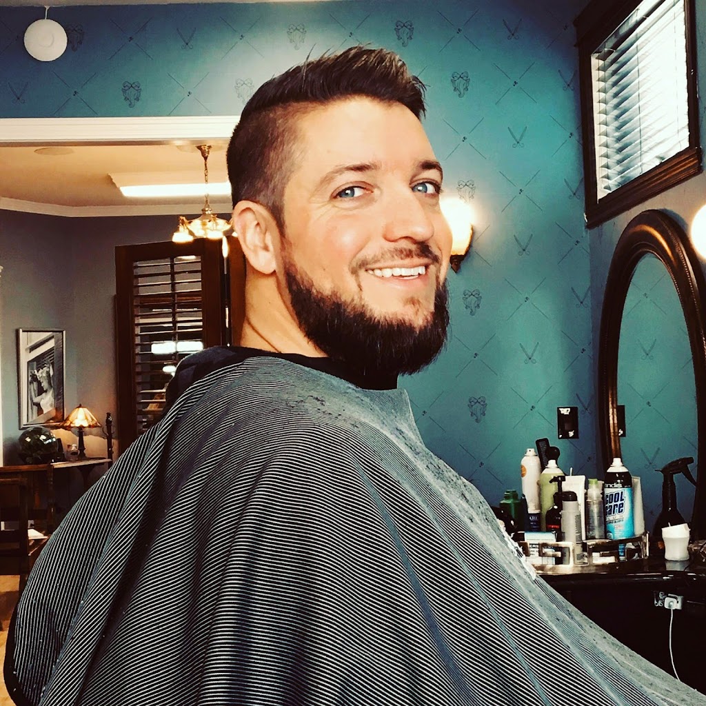 julie coiffure pour hommes | 628 Rue Principale, Laval, QC H7X 1E1, Canada | Phone: (450) 689-5050