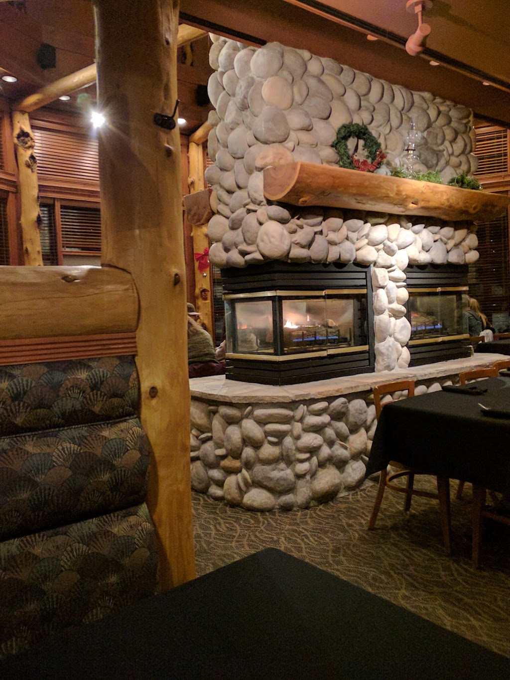 Buckhorn & Main Mountain Eatery | 101, 500 Stemwinder Dr, Kimberley, BC V1A 2Y6, Canada | Phone: (250) 427-2525