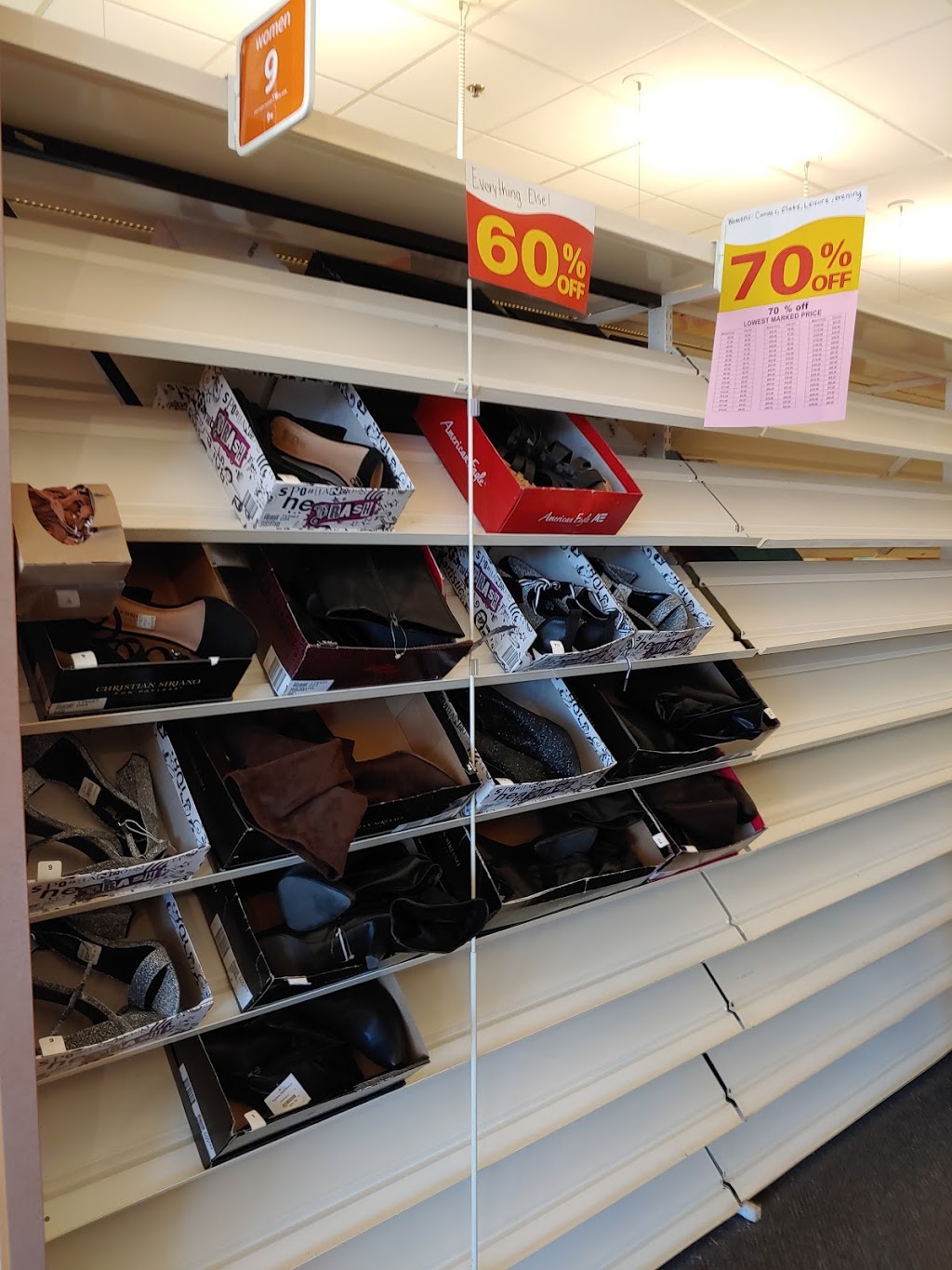 Payless ShoeSource | 4517 Dundas St Unit B5, Burlington, ON L7M 1N9, Canada | Phone: (905) 315-7969