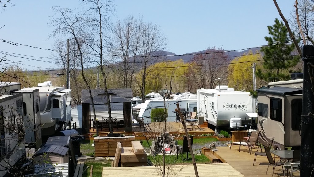 Camping Au Pied Du Mont | 3225 Rang du Cordon, Saint-Jean-Baptiste, QC J0L 2B0, Canada | Phone: (450) 467-6318