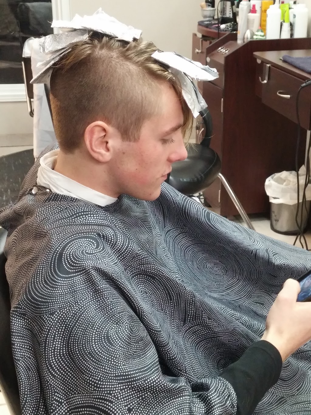 Binbrook Family Salon | 2532 Hwy 56, Binbrook, ON L0R 1C0, Canada | Phone: (905) 692-0030