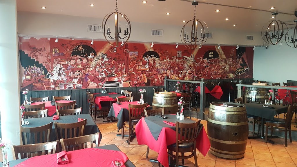 Knuckles Bar & Grill | 15057 Marine Dr #100, White Rock, BC V4B 1C4, Canada | Phone: (604) 531-0646