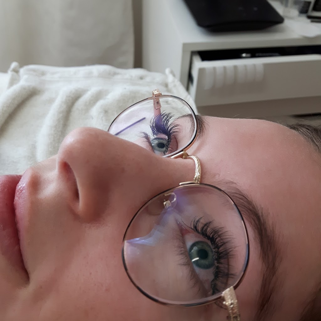 Extension de cils Melcils | 284 A Rue Ruth, Otterburn Park, QC J3H 4L5, Canada | Phone: (514) 816-4112