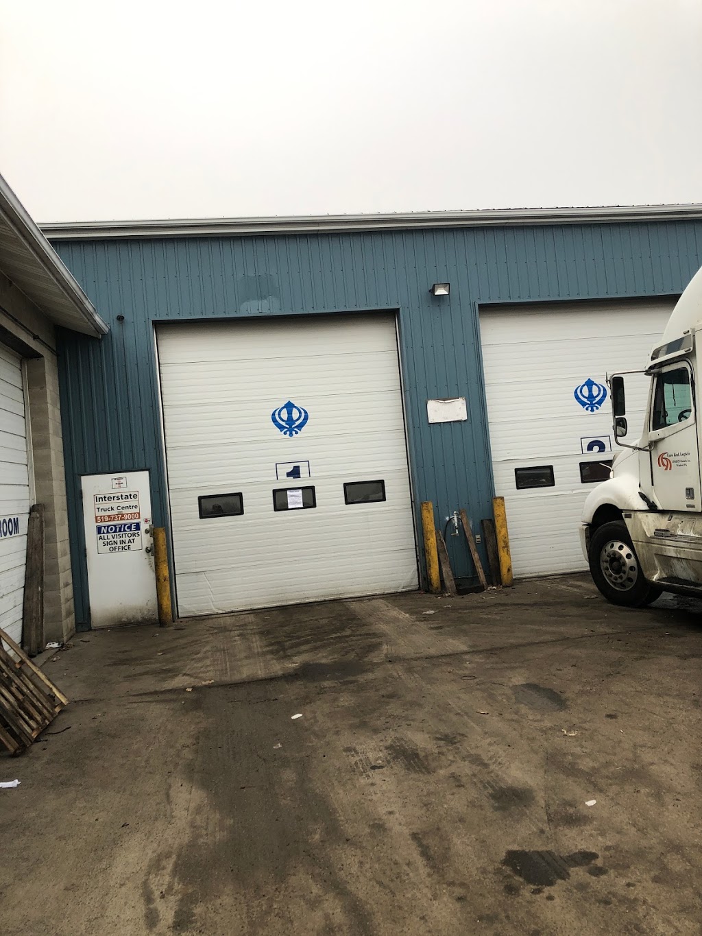 Interstate Truck Centre | 4585 Essex County Rd 46, Maidstone, ON N0R 1K0, Canada | Phone: (519) 737-9000
