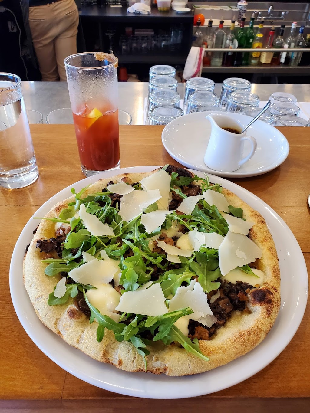 Stella Pizzeria | 1327 Avenue Laurier E, Montréal, QC H2J 1H4, Canada | Phone: (514) 903-9448