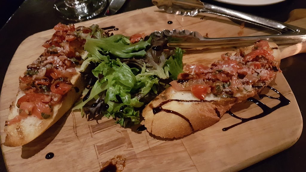 Babbos Cucina Italiana | 1160 Beaverwood Rd, Manotick, ON K4M 1L6, Canada | Phone: (613) 692-6100