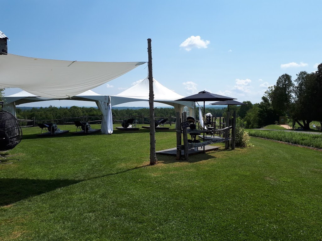 Bleu Lavande | 5857-7581 Chemin Griffin, Ogden, QC J0B, Canada
