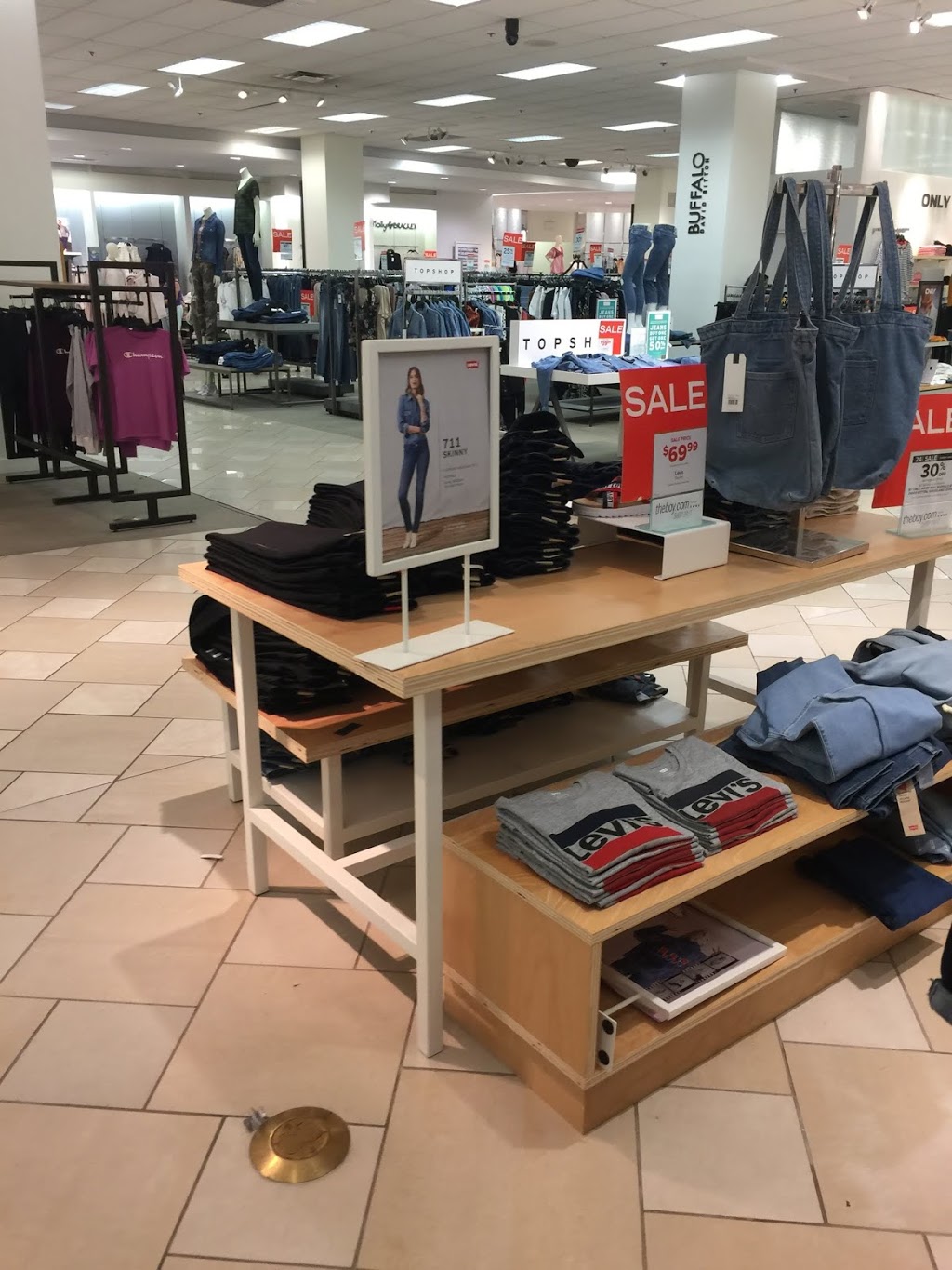 Gap Factory | 5000 CANOE PASS WAY CRU-521, Tsawwassen, BC V4M 4G9, Canada | Phone: (604) 948-0647