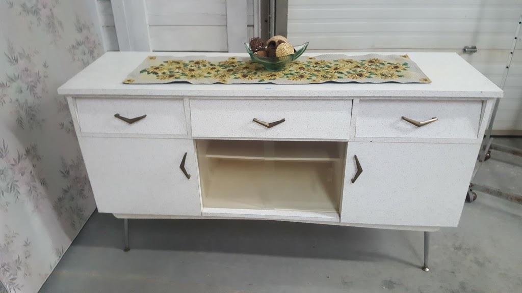 Thrift Warehouse Bancroft | 141 Hastings St N, Bancroft, ON K0L 1C0, Canada | Phone: (844) 847-4382