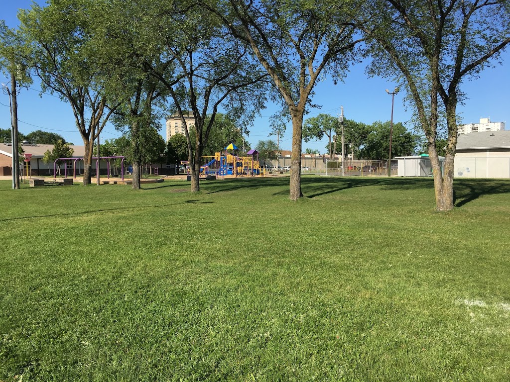 Tuxedo Community Centre | 368 Southport Blvd, Winnipeg, MB R3P 0S9, Canada | Phone: (204) 888-8224