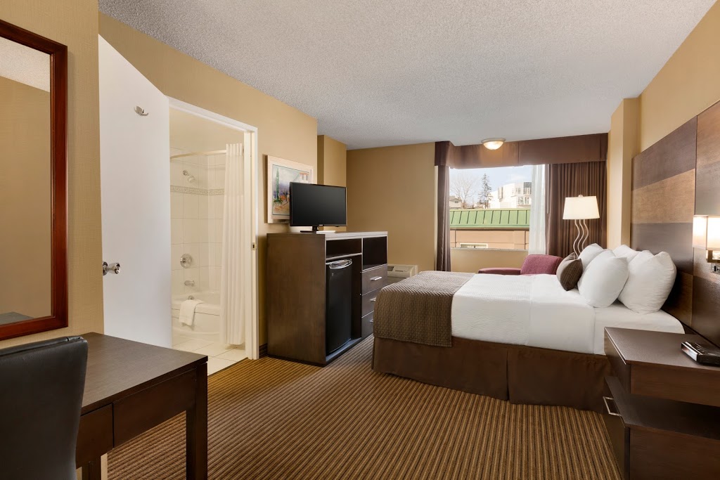 Days Inn by Wyndham Calgary South | 3828 Macleod Trail, Calgary, AB T2G 2R2, Canada | Phone: (403) 243-5531