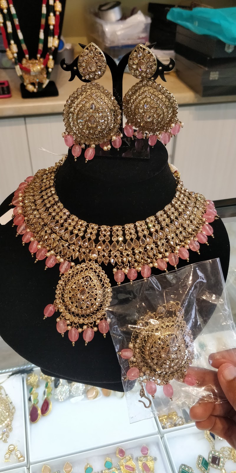 Shanai Bangles Bridal Boutique | 1272 Main St E, Milton, ON L9T, Canada | Phone: (905) 616-3951