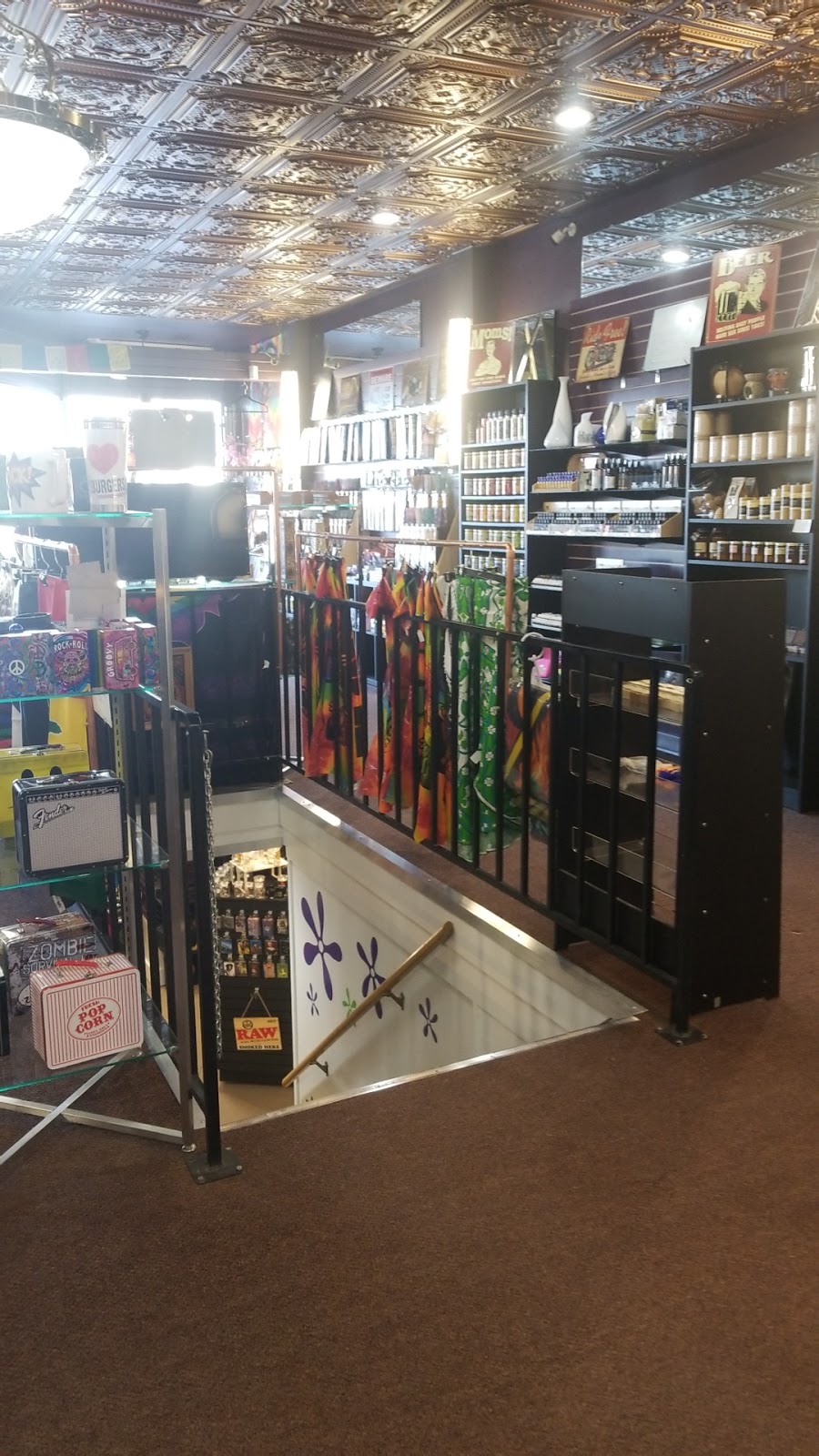 The Cheeky Leaf | 212 Manitoba Ave, Selkirk, MB R1A 0Y5, Canada | Phone: (204) 785-9423