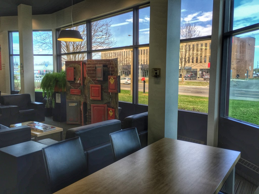 Boisbriand Library | 901 Boulevard de la Grande-Allée, Boisbriand, QC J7G 1W6, Canada | Phone: (450) 435-7466