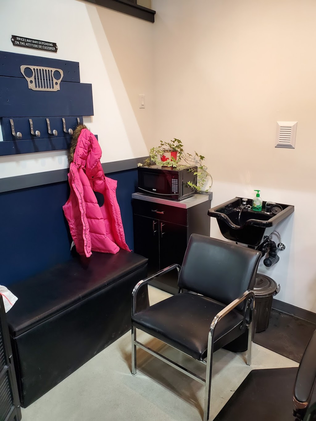 The Striped Pole | 2090 10 Ave SW, Salmon Arm, BC V1E 1T4, Canada | Phone: (250) 463-1617