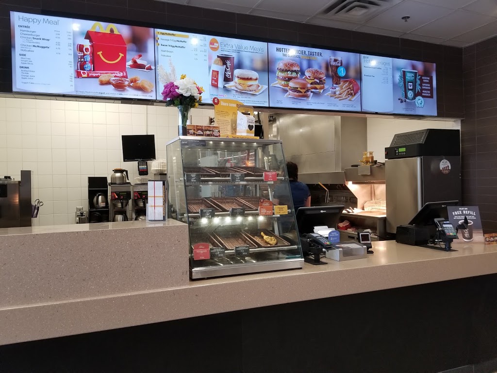 McDonalds | 17940 Yonge St, Newmarket, ON L3Y 8S4, Canada | Phone: (905) 895-0845