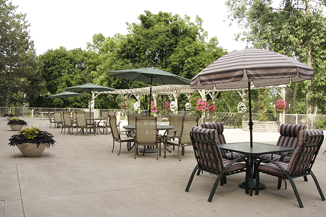 Prince Court | 156 Fitch St, Welland, ON L3C 5R7, Canada | Phone: (905) 735-6133