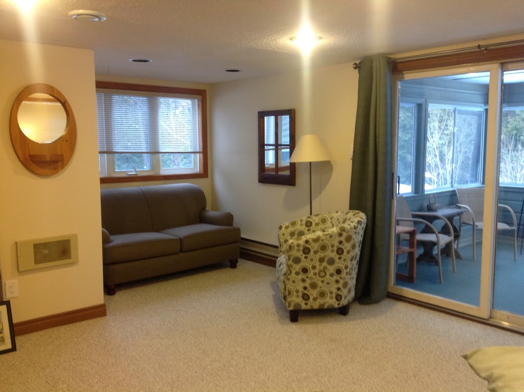 Stanton Bed and Breakfast | 527507 Side Rd 5, Mansfield, ON L9V 0R3, Canada | Phone: (519) 925-0347