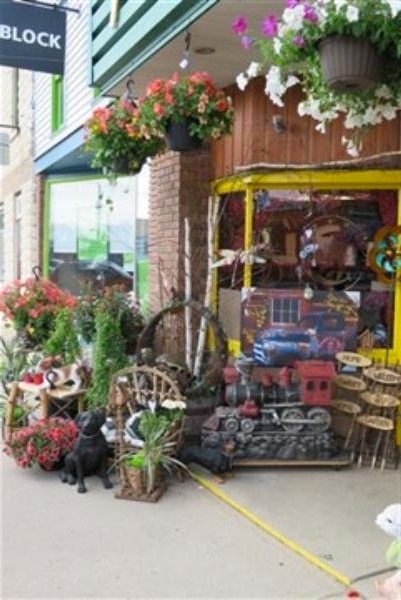 Flowers For You | 5008 51 Ave, Ponoka, AB T4J 1R6, Canada | Phone: (403) 783-8190