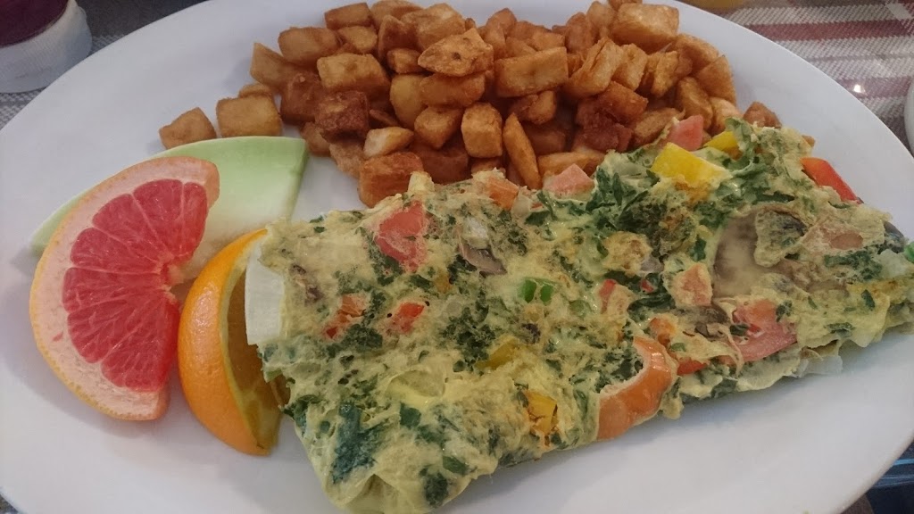Restaurant Le Bon-D Ayers Cliff | 871 Rue Main, Ayers Cliff, QC J0B 1C0, Canada | Phone: (819) 838-4777