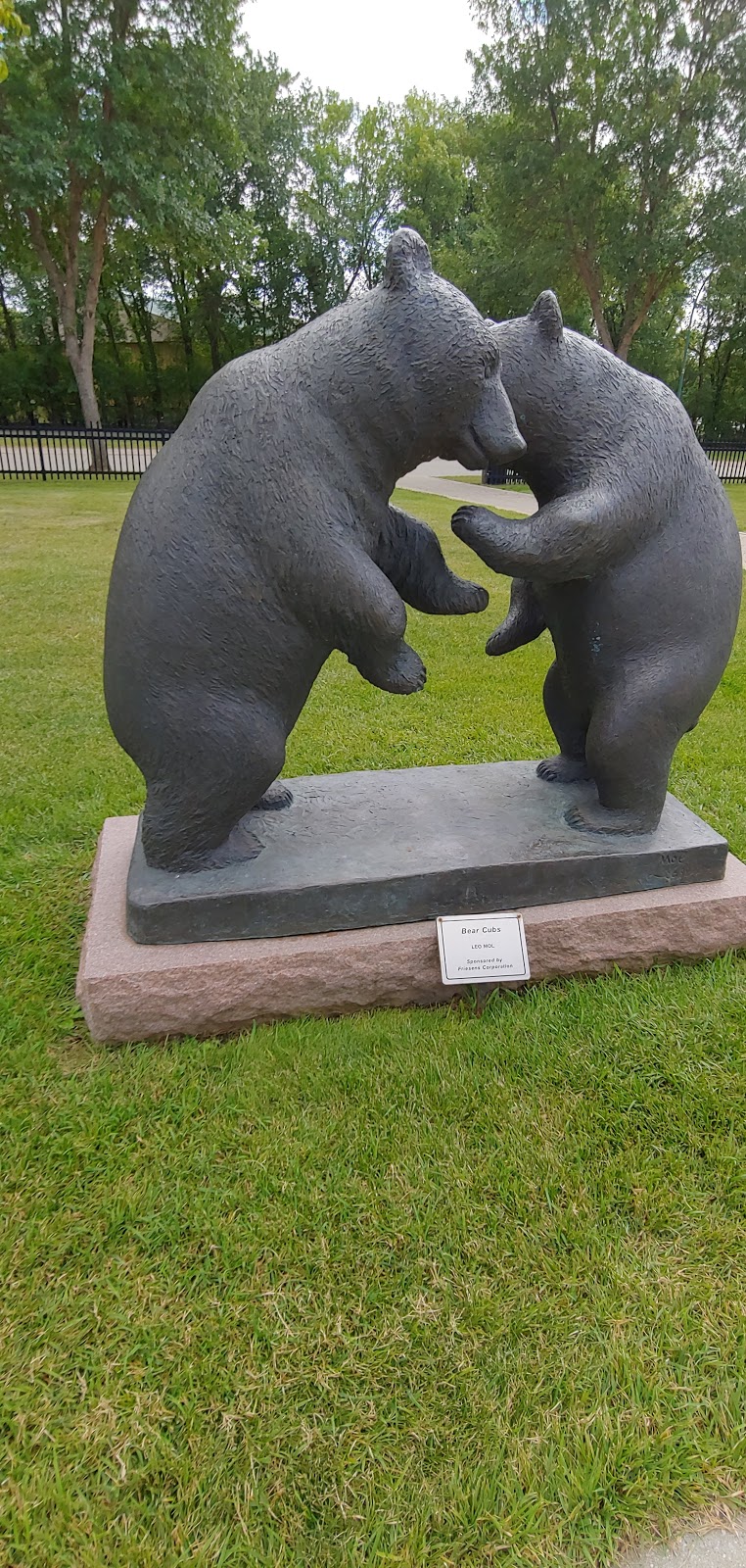 Gallery in the Park | 245 10 Ave NW, Altona, MB R0G 0B0, Canada | Phone: (204) 324-9610