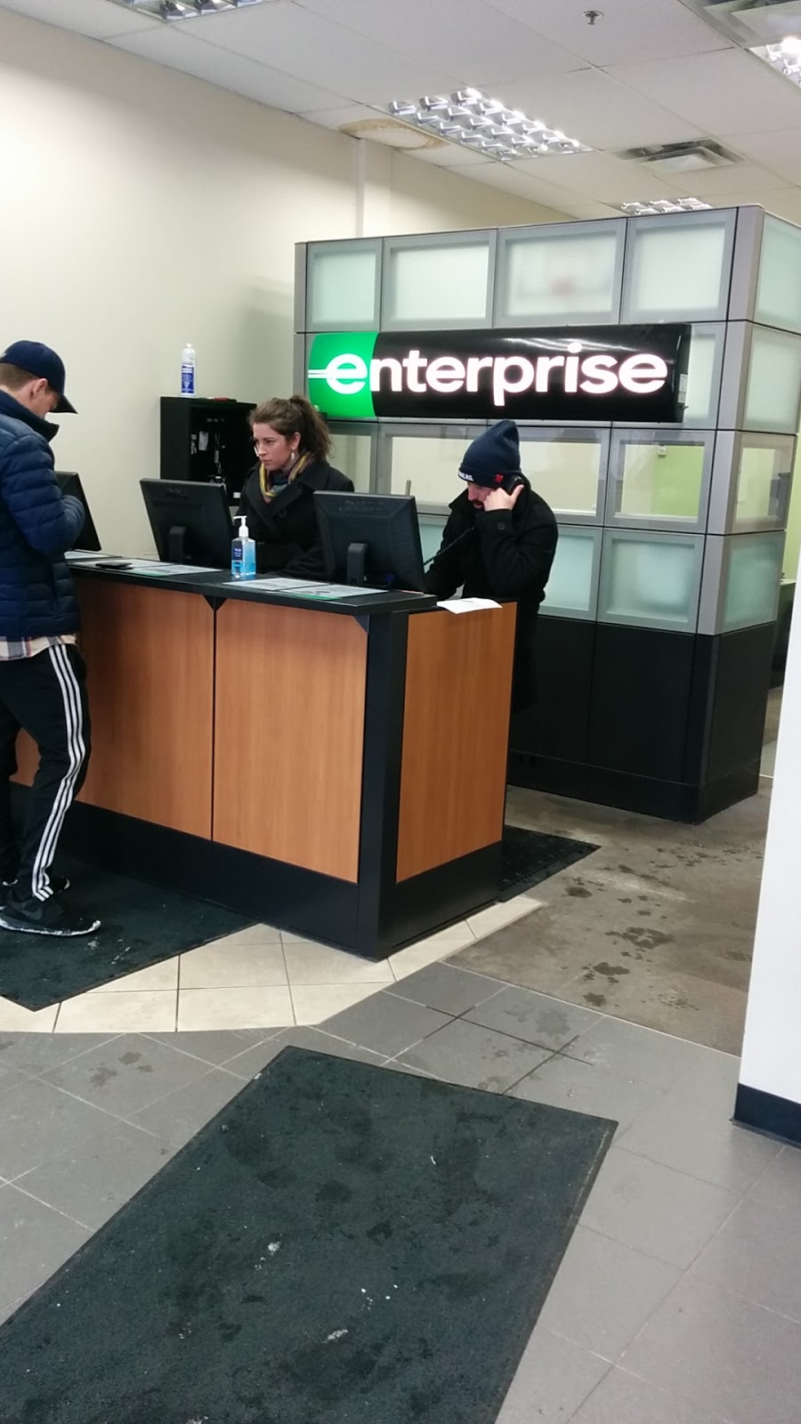 Enterprise Rent-A-Car | 305 Innisfil St, Barrie, ON L4N 3G2, Canada | Phone: (705) 728-1212