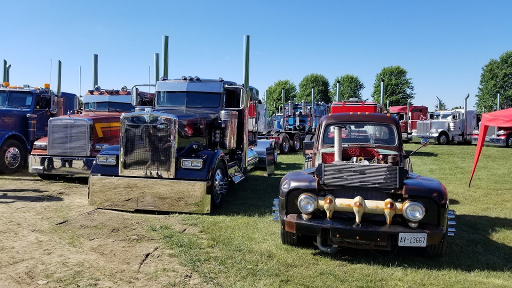 Bruneaus Truck Center | 35473 Bluewater Beach Rd, Goderich, ON N7A 3X8, Canada | Phone: (226) 421-2367