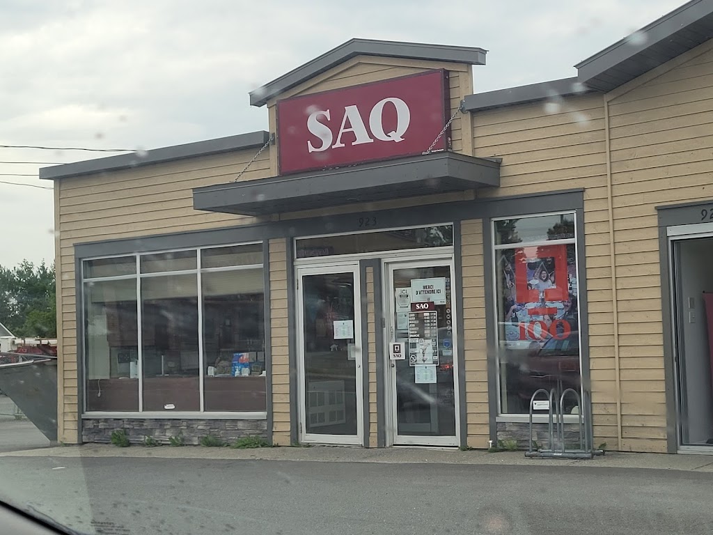 SAQ | 923 Av. Champlain, Disraeli, QC G0N 1E0, Canada | Phone: (418) 449-3312